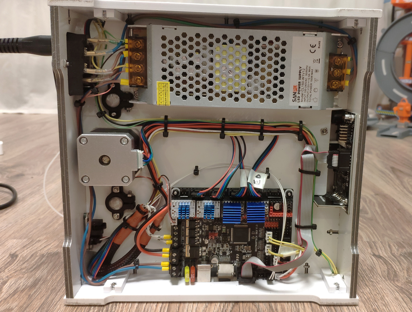 Продаю 3D принтер ZAV Mini V3 (корпус из композита)