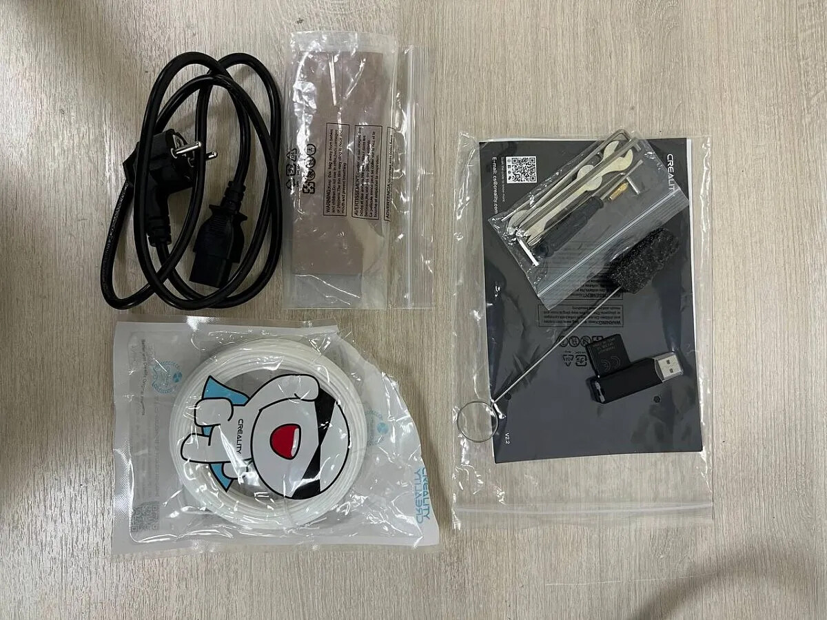 3D принтер Creality Ender 3 V3 SE Б/У 3D принтер Creality Ender 3 V3 SE Б/У