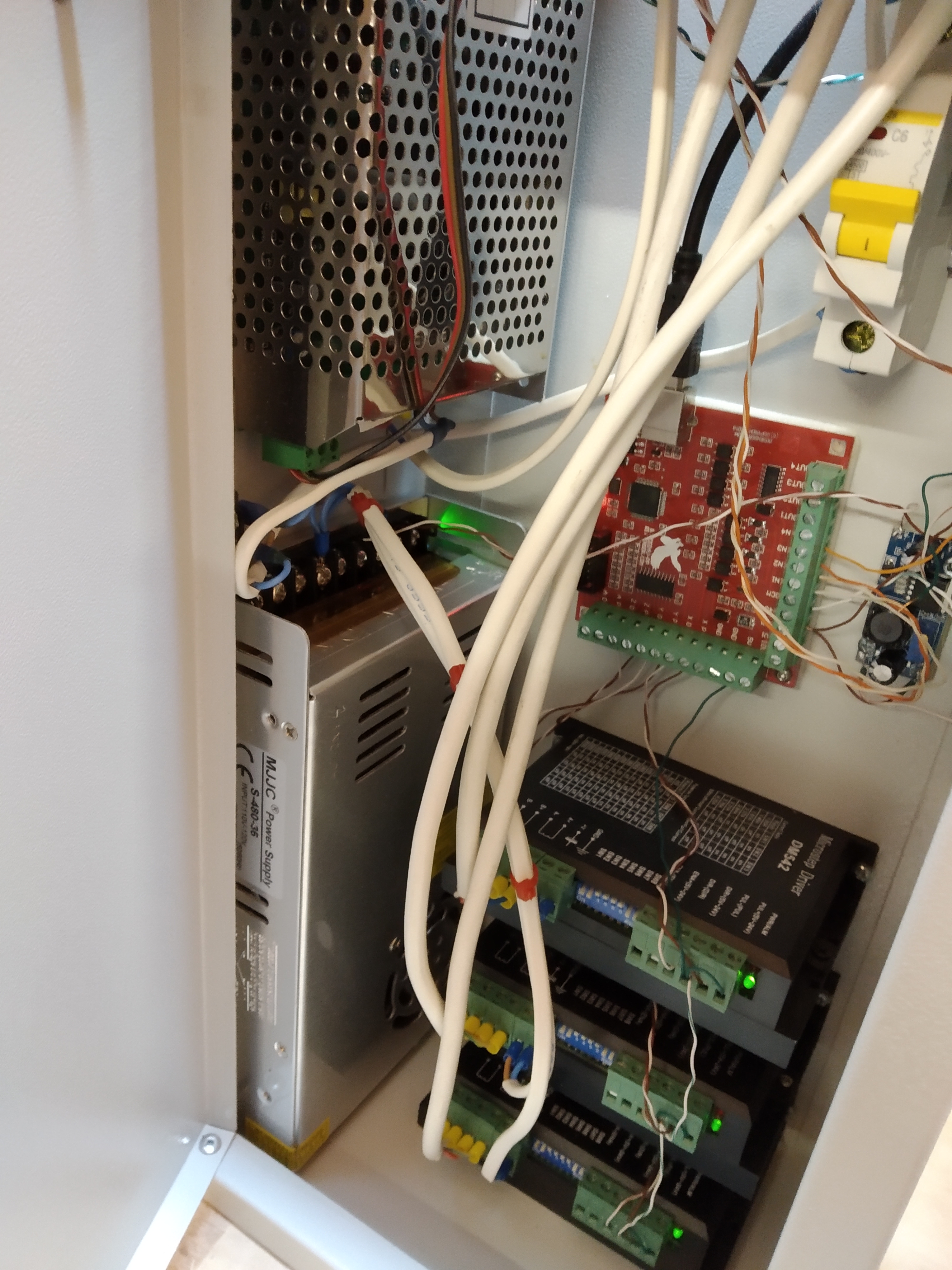 Чпу фрезерно-гравировальный станок CNC 7050 Чпу фрезерно-гравировальный станок CNC 7050