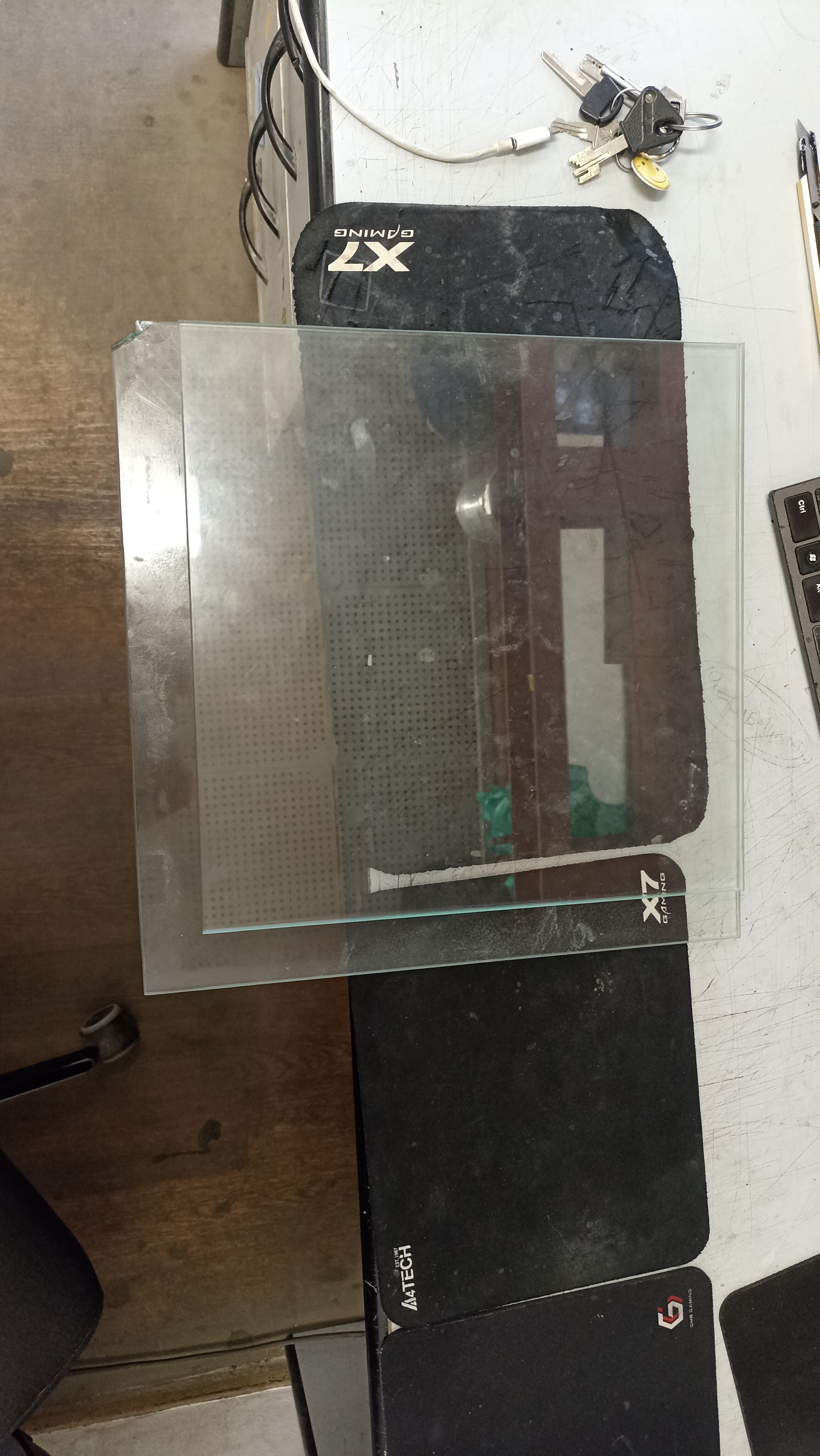 продам стёкла на стол