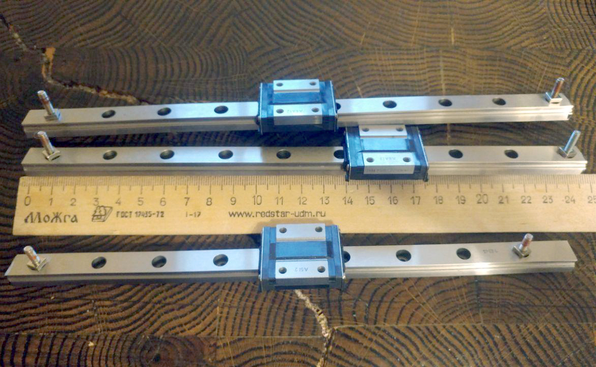 Три рельсы с каретками THK RSR12ZM на мини corexy (или еще куда)