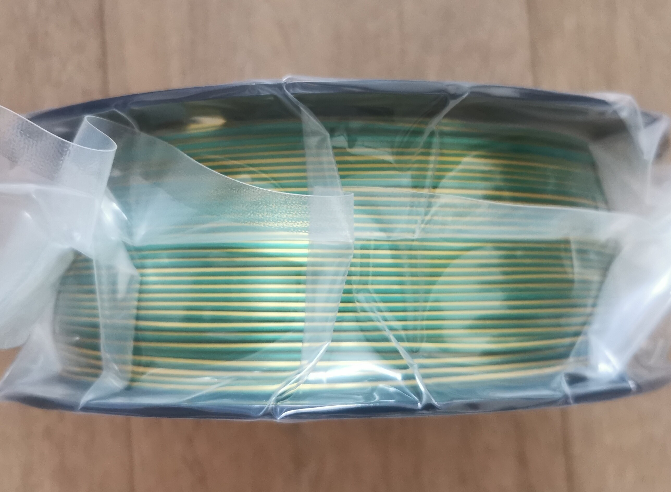 Две катушки 1кг трехцветного SilkPLA Kingroon