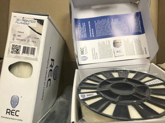 9 катушек ABS пластика REC 1.75мм 750 грамм (4 - Белых, 3 - Зеленых, 1- Красный, 1- Синий)