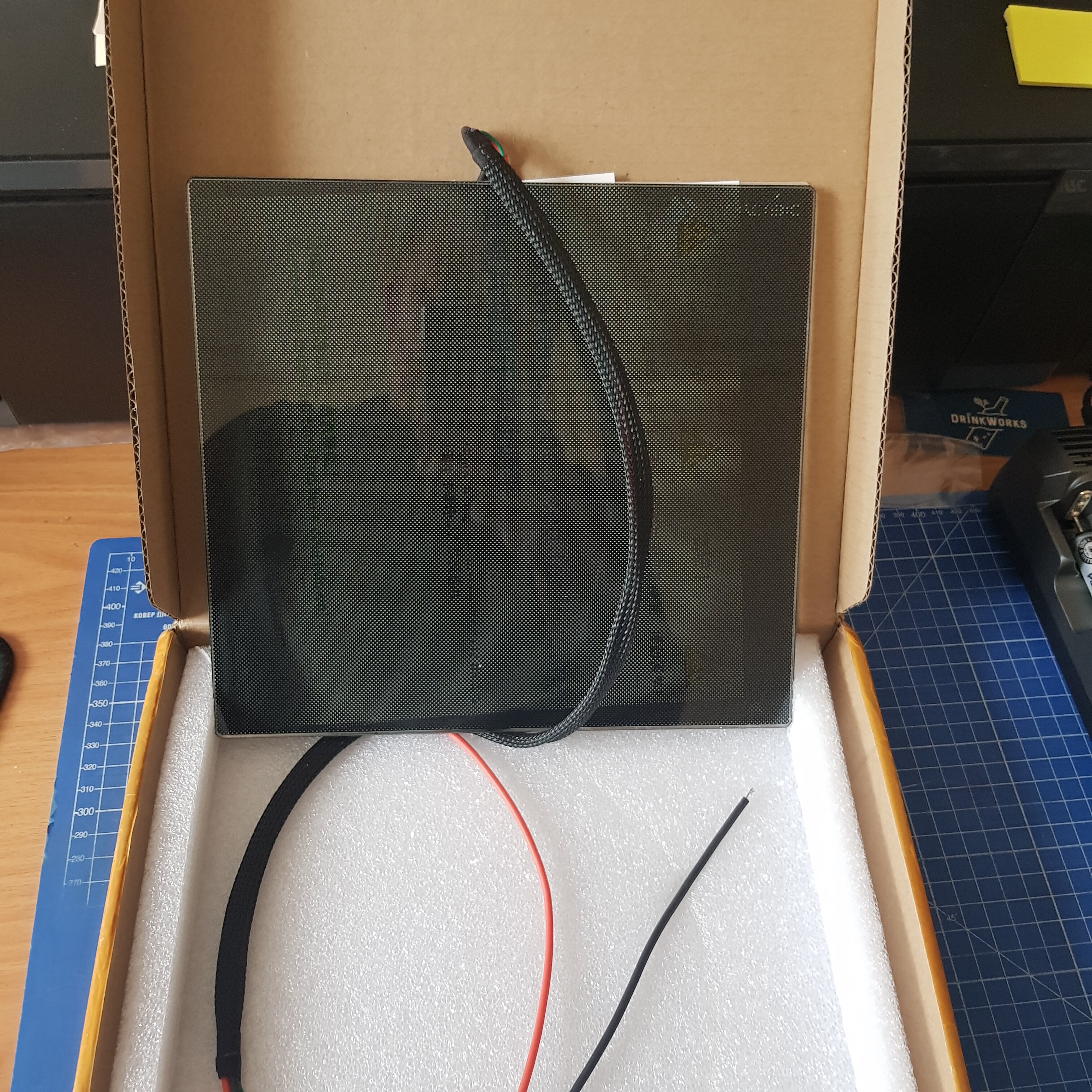 Продам ANYCUBIC Mega Pro, + стол с подогревом + лазерный гравер