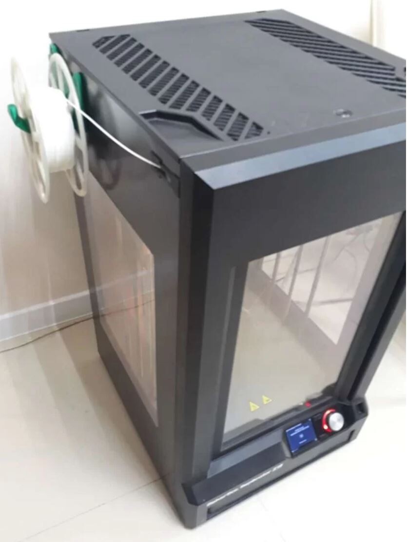 Продам 3D принтер Makerbot Replicator Z18