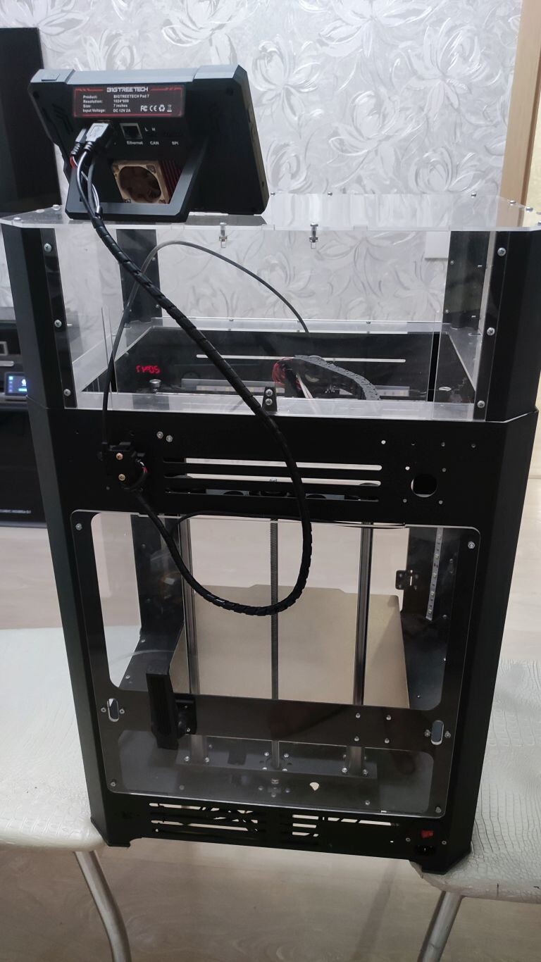 3D-принтер UNI в корпусе v.2 3D-принтер UNI в корпусе v.2