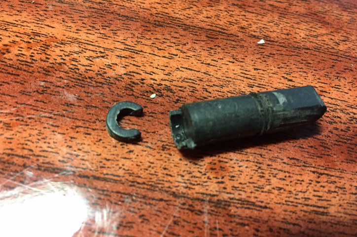 Ищу чертеж шпильки фиксатора лючка бензобака nissan teana