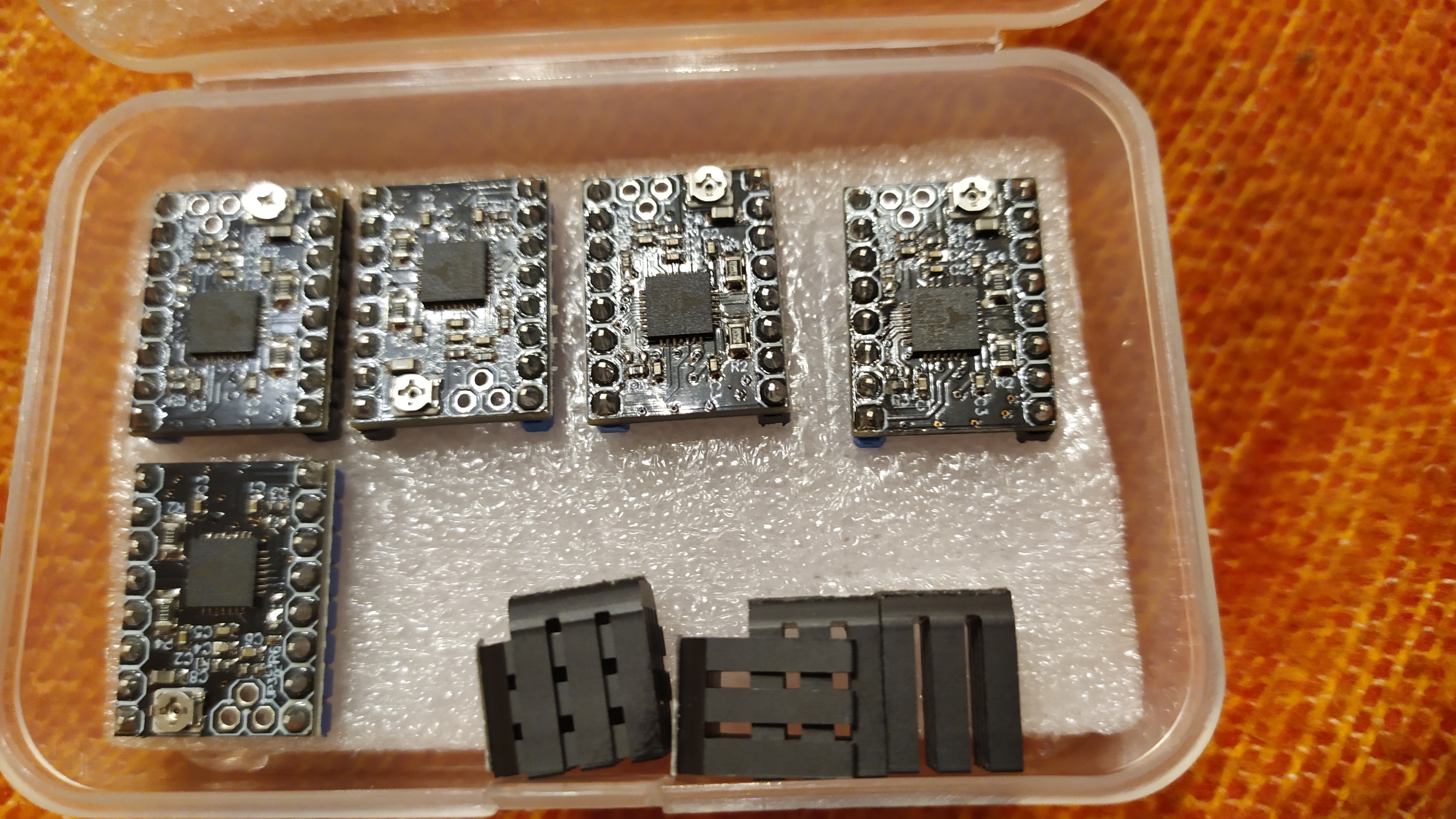 Продам  TMC2208