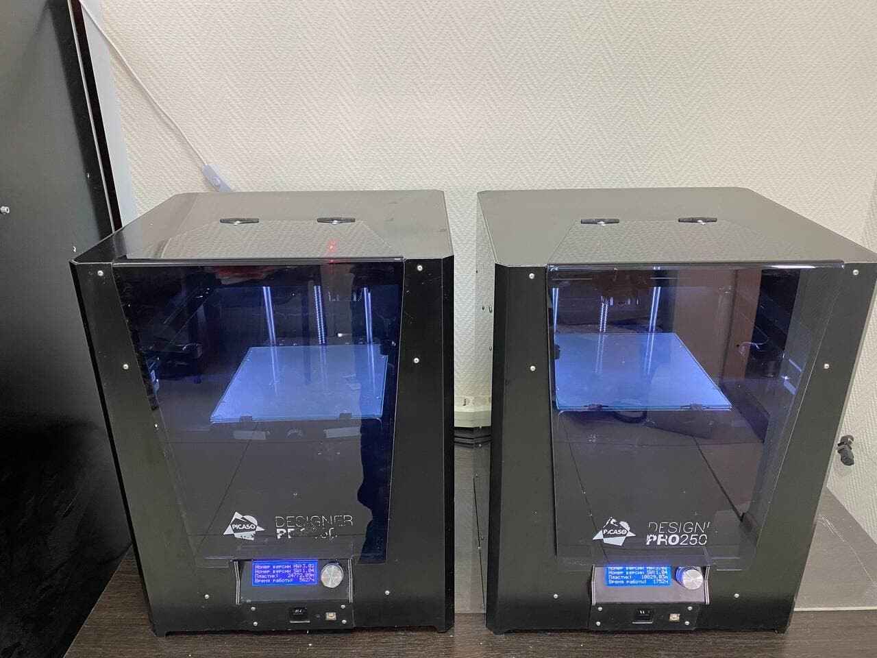 Продажа двух 3D принтеров Picaso 3D Designer PRO 250 + новый ремень (бесплатно)