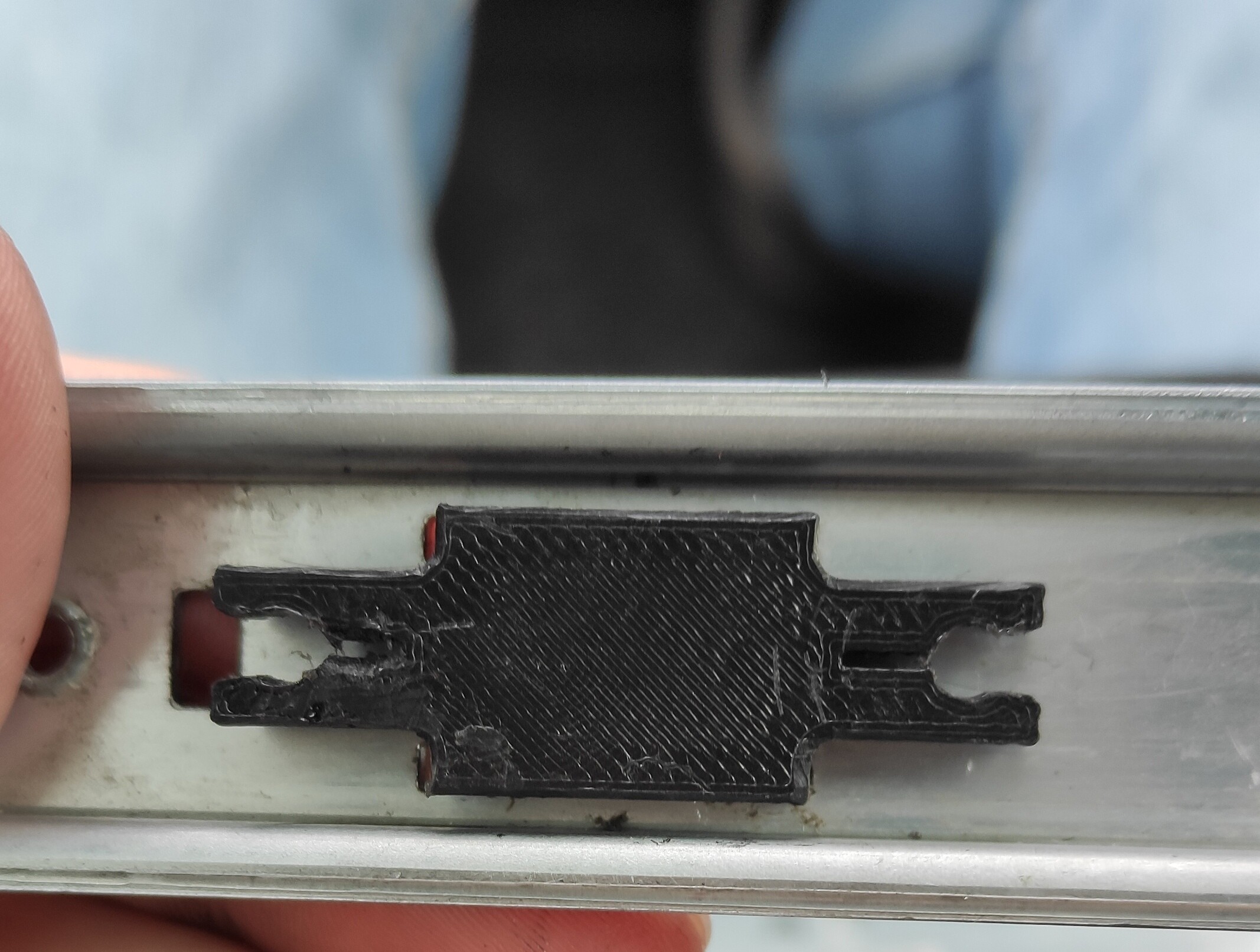 Фиксатор подлокотника Peugeot