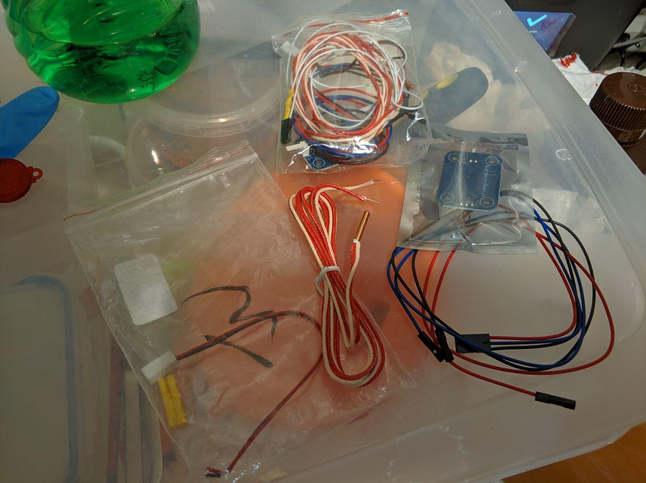 2 датчика pt-100, части композитного корпуса ZAV big, SFU1204