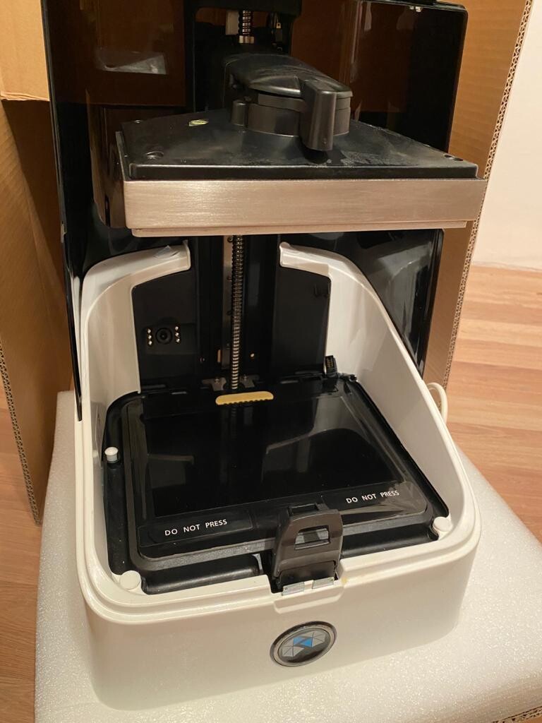 Фотополимерный 3D ПРИНТЕР Uniz Slash Plus + уф-камера + уз-ванна
