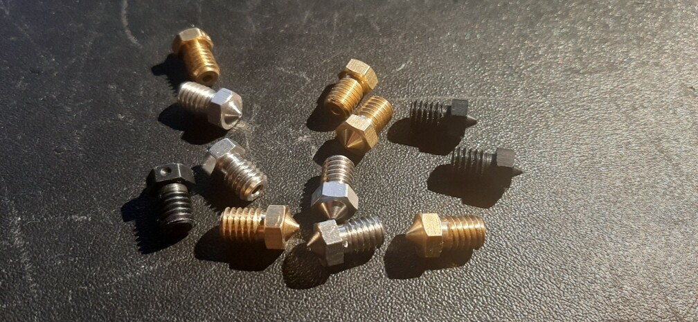 Продам комплект (12 шт.) сопел E3D Продам комплект (12 шт.) сопел E3D