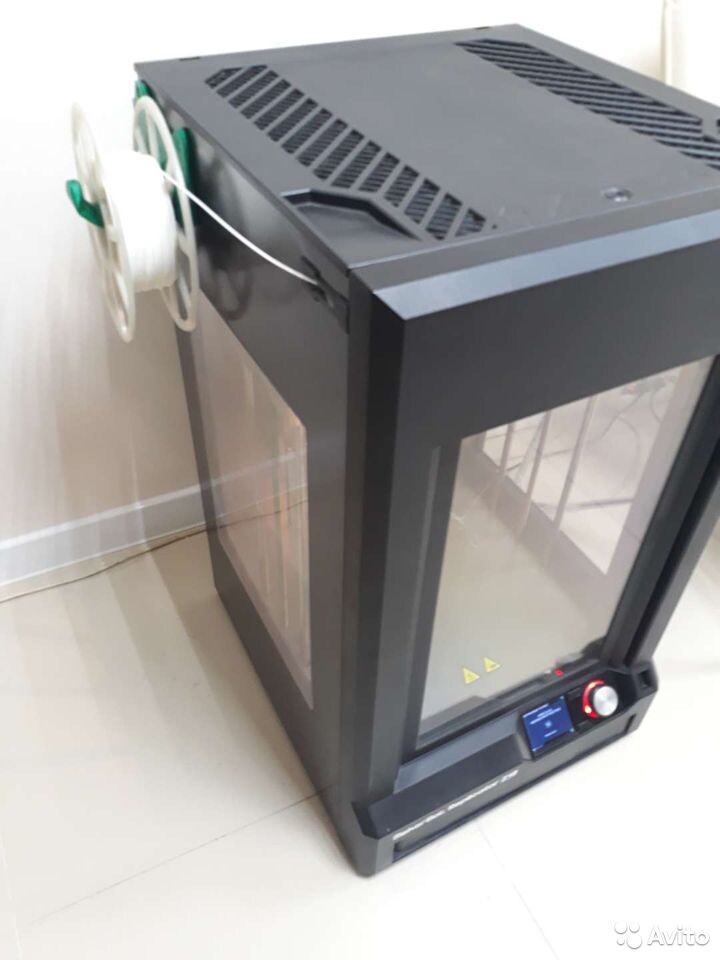 Продам Makerbot Z18