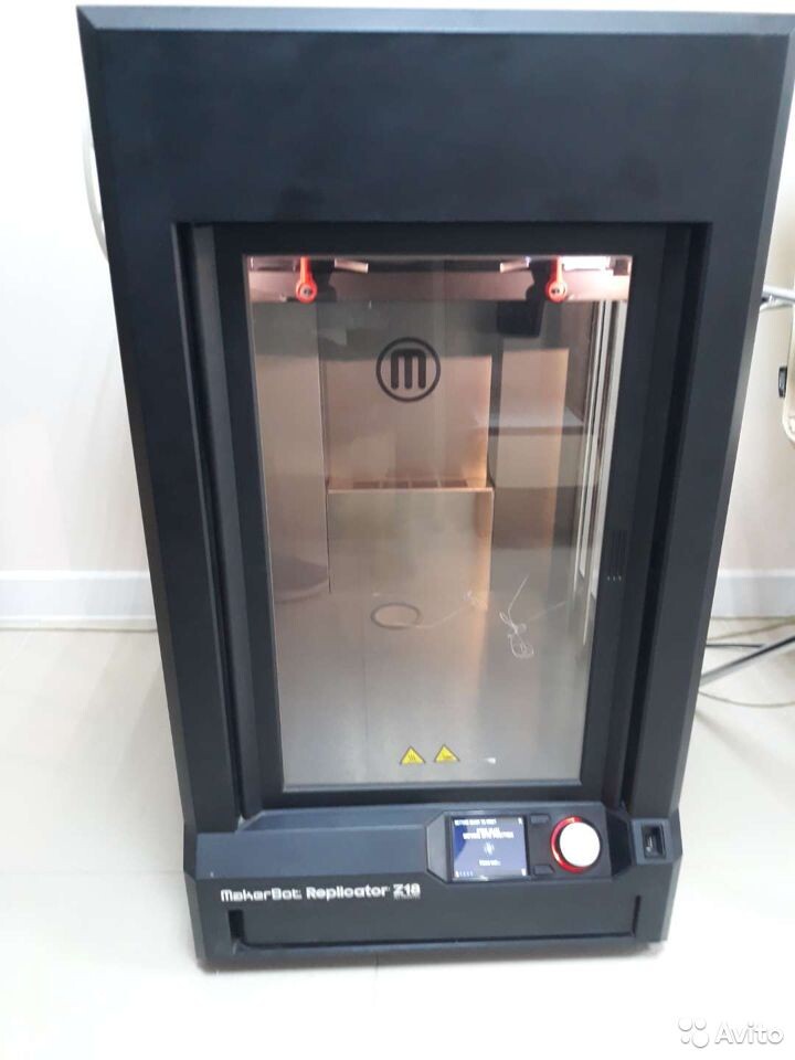 Продам Makerbot Z18