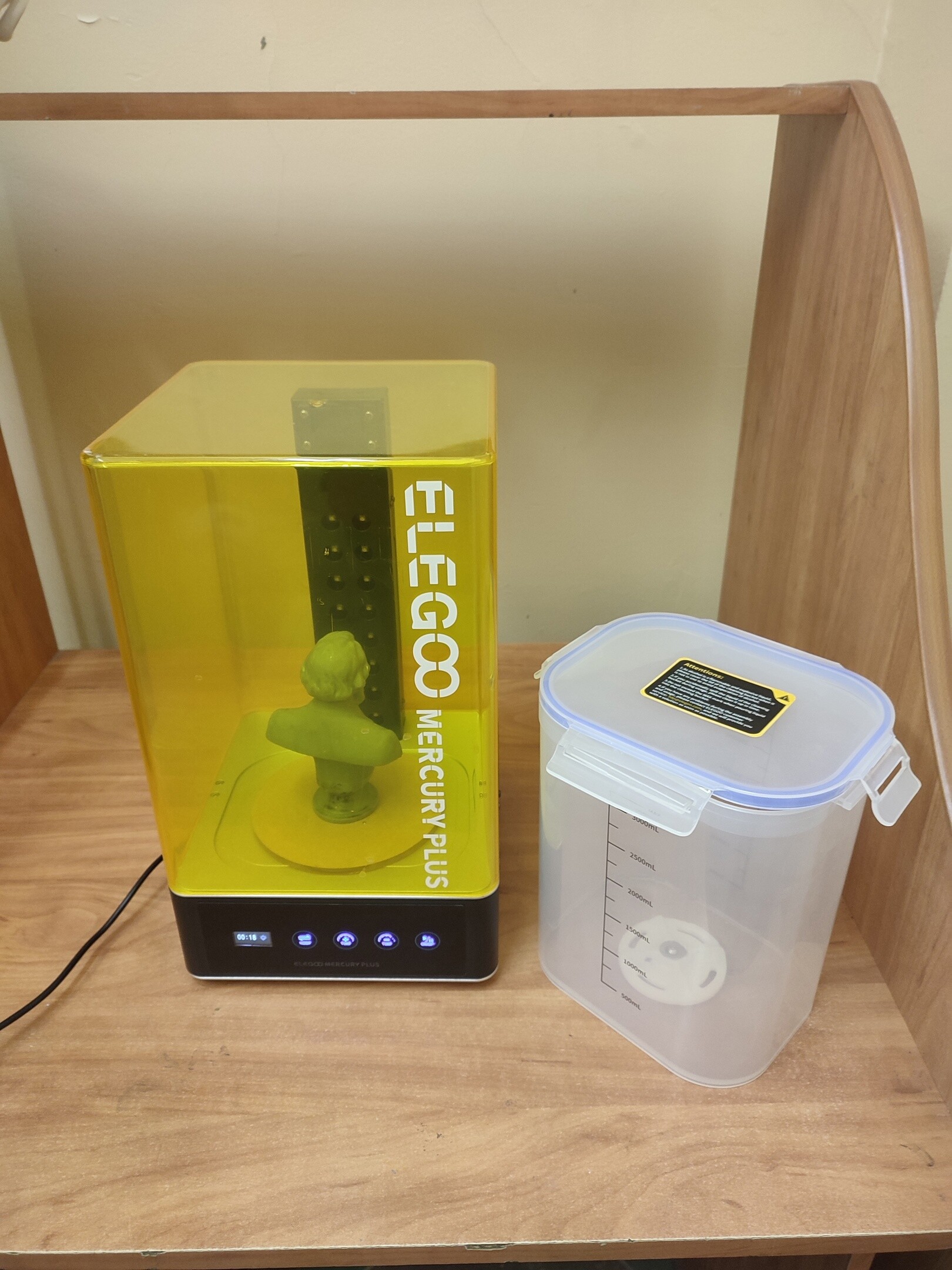 Продам камеру Elegoo Mercury Plus Wash & Cure для промывки и дозасветки 3D-моделей