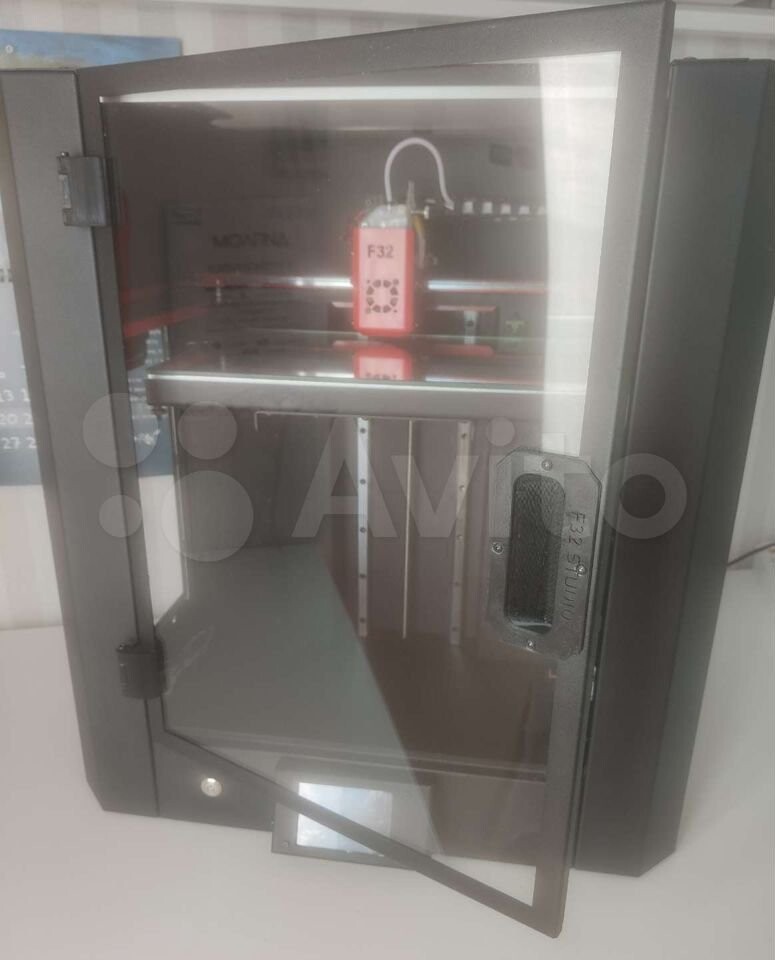 Продам 5 3D принтеров 2 Малыша 2 F32 и 1 BIZON2