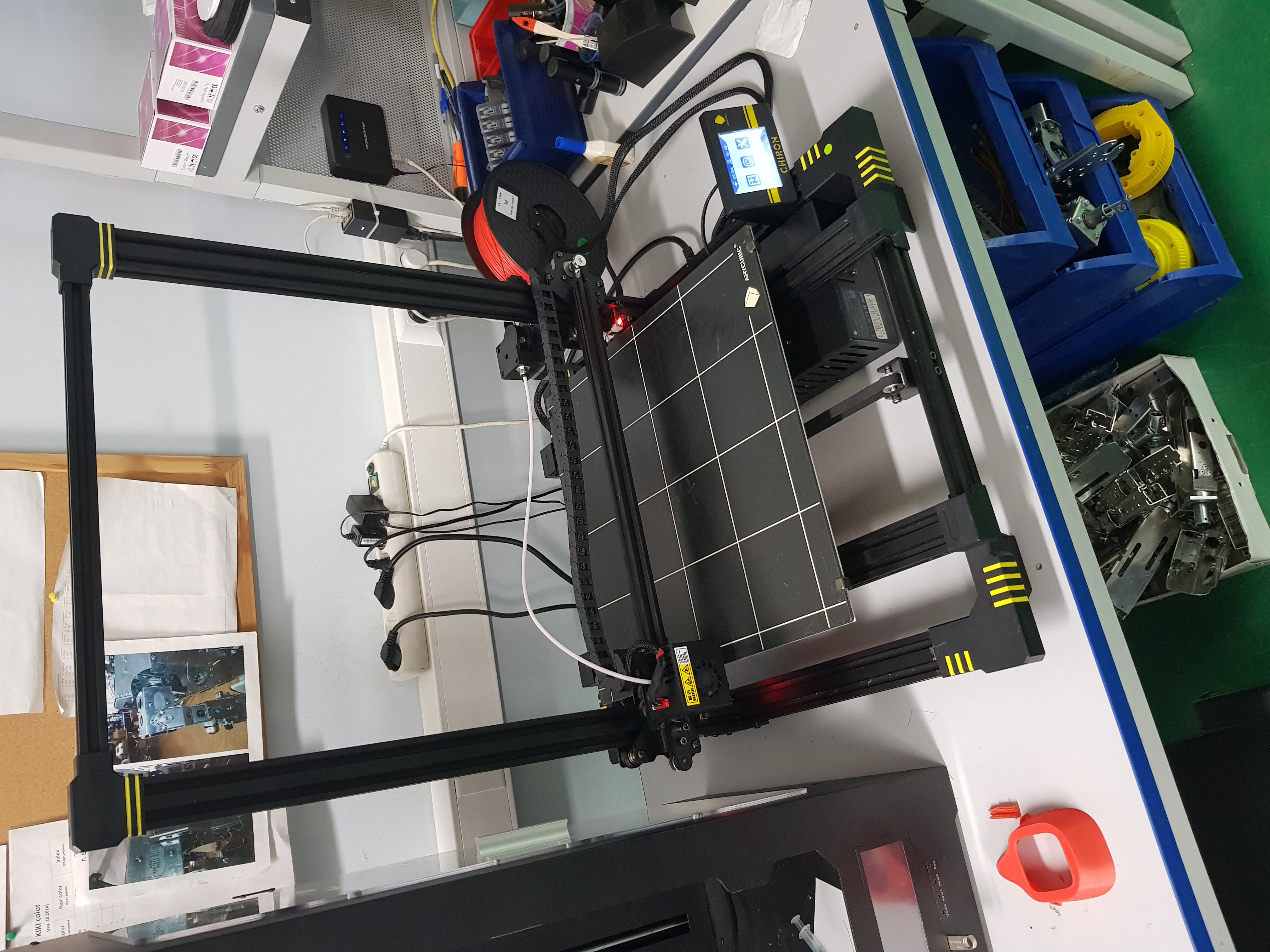 Продам Anycubic Chiron