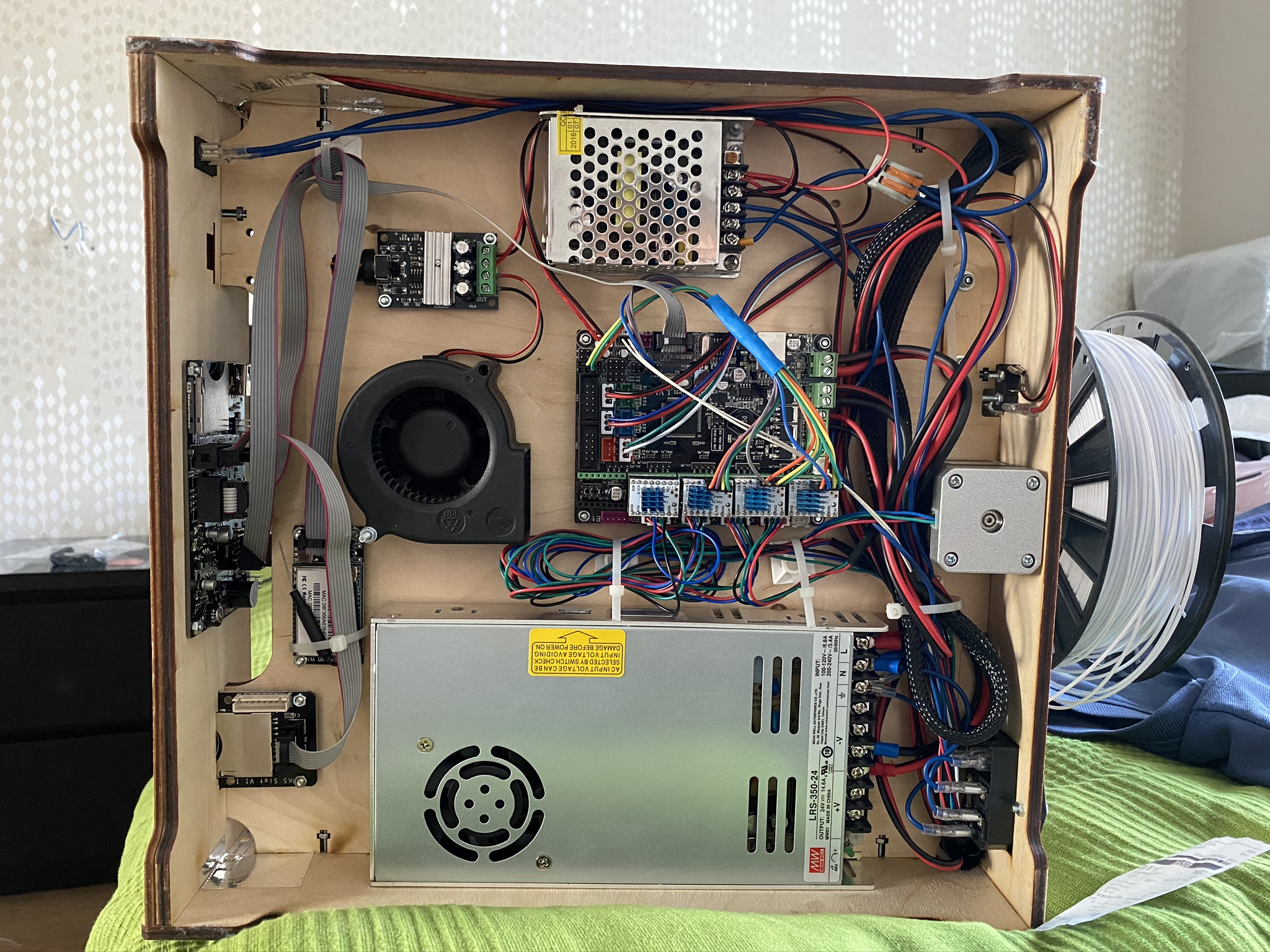 Продаю принтер Ultimaker plastmaska edition