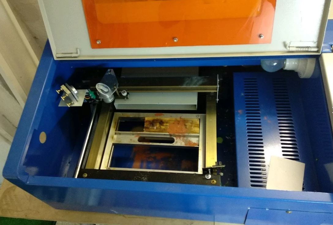 Продам лазерный станок гравер