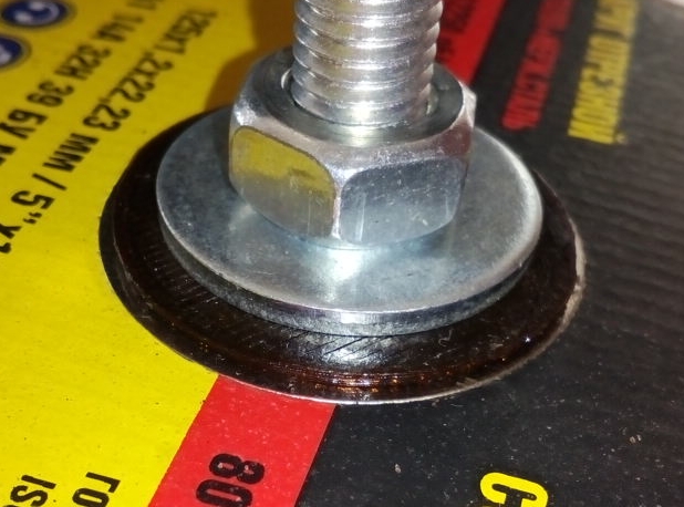 Merkezleme rondelası. (Plastik Aparattır!!!)