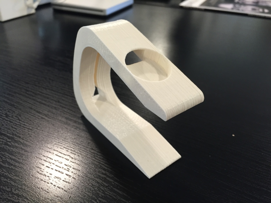 Apple Watch için şarj istasyonu (Plastik Aparattır!!!)