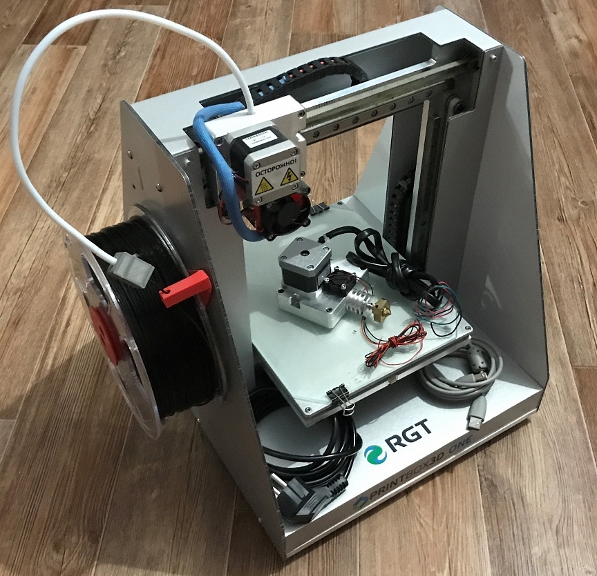 3D принтер PrintBox 3D One + запасной экструдер + ЗИП (сопла, подшипники, шестерни) + более 20КГ пластика