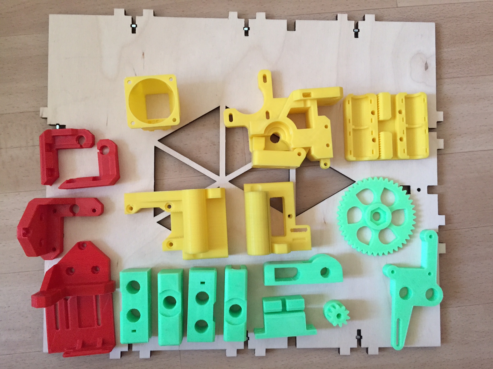 Продам комплект пластиковых деталей для Prusa i3 