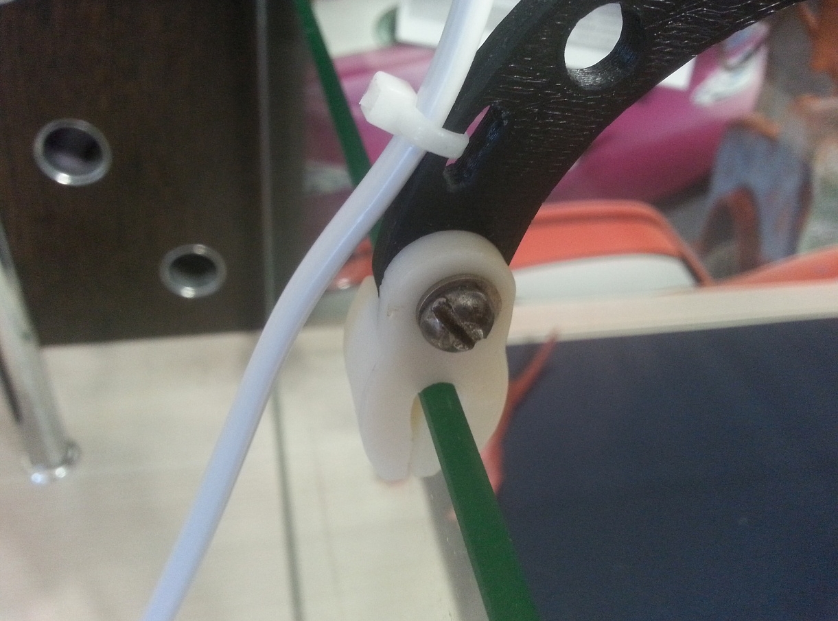 Teraryum için UV lamba tutucusu (Plastik Aparattır!!!)