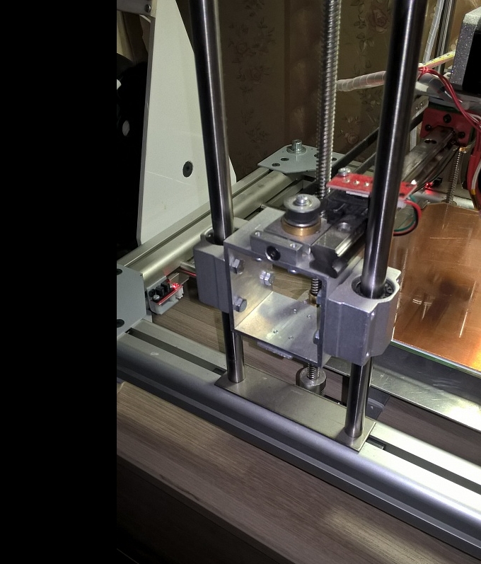 продам каркас принтера с направляющими и кронштейнами 