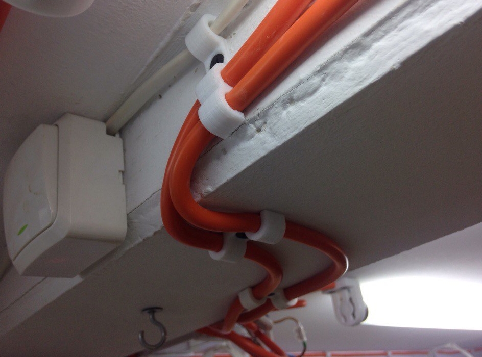 Kendinden kılavuzlu vidayla kablo sabitleme (7mm) (Plastik Aparattır!!!)