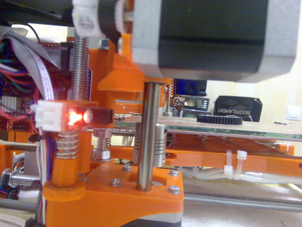Принтер Prusa I3 с двойным экструдером Принтер Prusa I3 с двойным экструдером