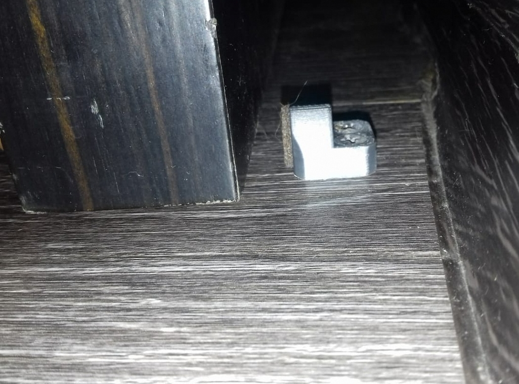 1 numaralı kapı için durdurucu (Plastik Aparattır!!!)