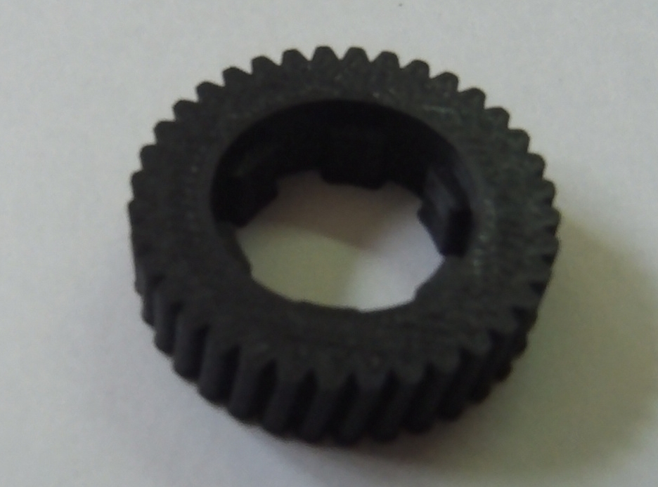 KIA Sorento'da tahrik dişlisi, ayna döndürme mekanizması. (Plastik Aparattır!!!)