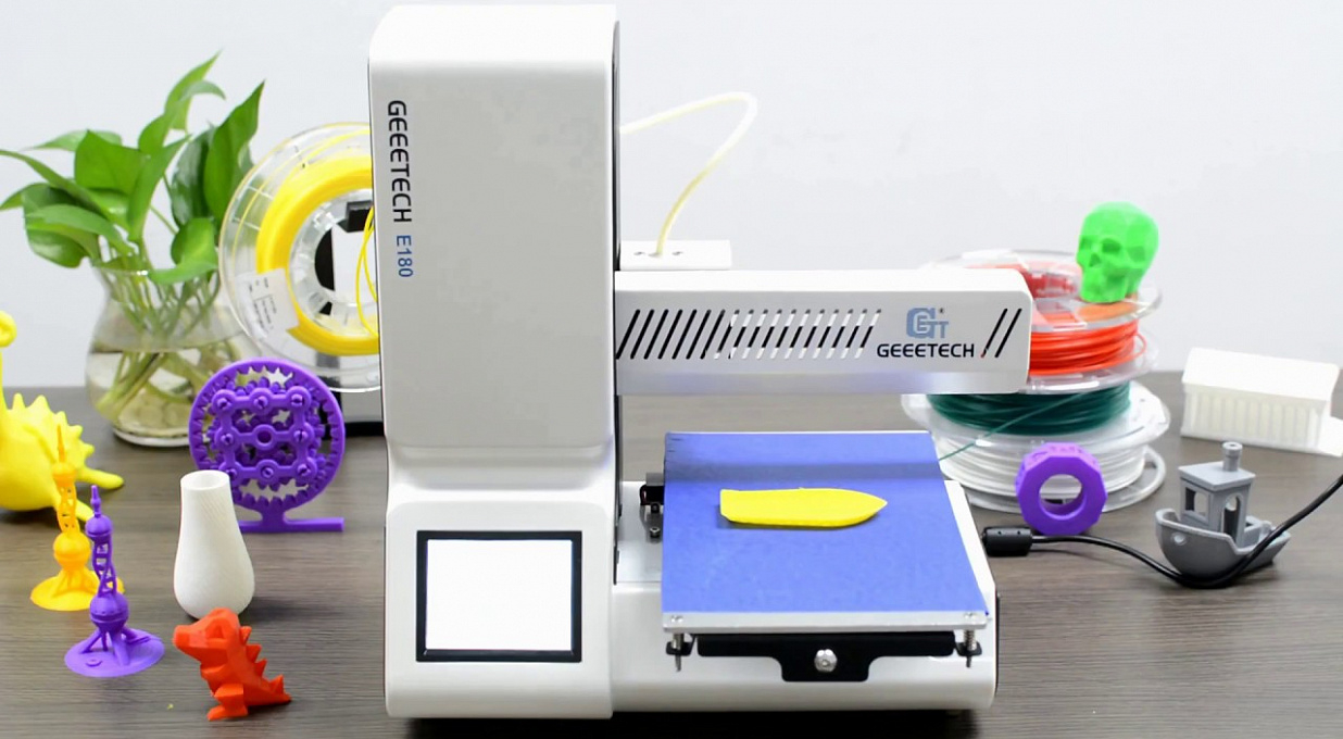Продам 3D принтер Geeetech E180 с WiFi, сенсорным экраном (+ 3 кг пластика)