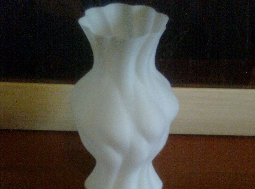 Tek bir çiçek için vazo (Plastik Aparattır!!!)