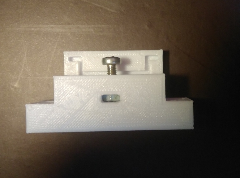 Ev yapımı bir kalkan için DIN ray bağlantı elemanları (Plastik Aparattır!!!)