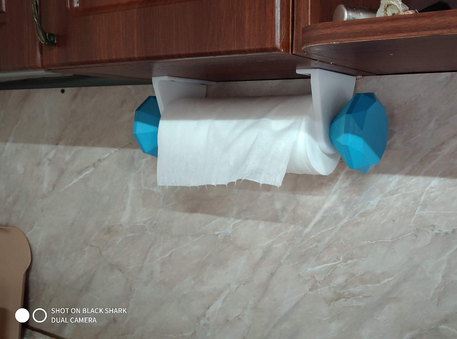 tek kullanımlık peçeteler ve havlular için tutucu. (Plastik Aparattır!!!)