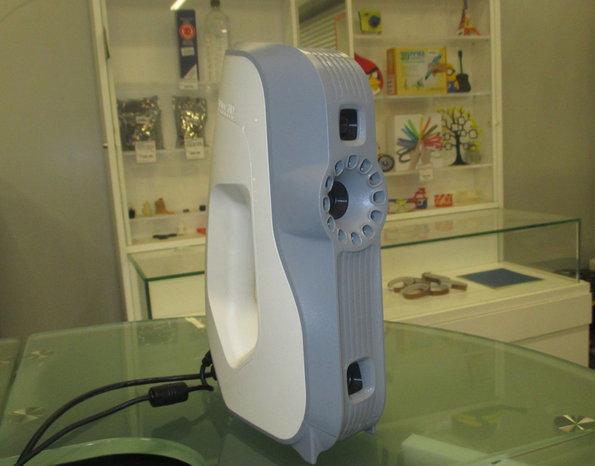 Б/У 3D сканер Artec Eva (ЦВЕТНОЙ) Б/У 3D сканер Artec Eva (ЦВЕТНОЙ)
