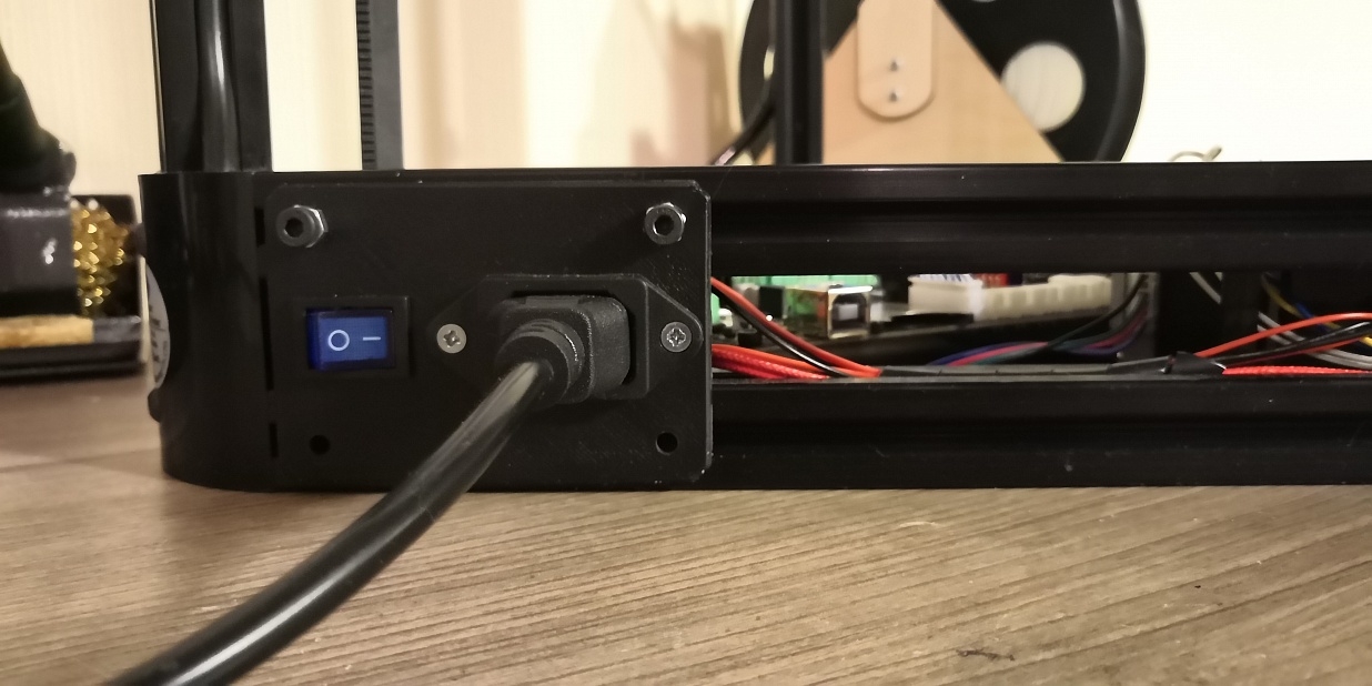 Дельта принтер на рельсах 32бит на магнитах.