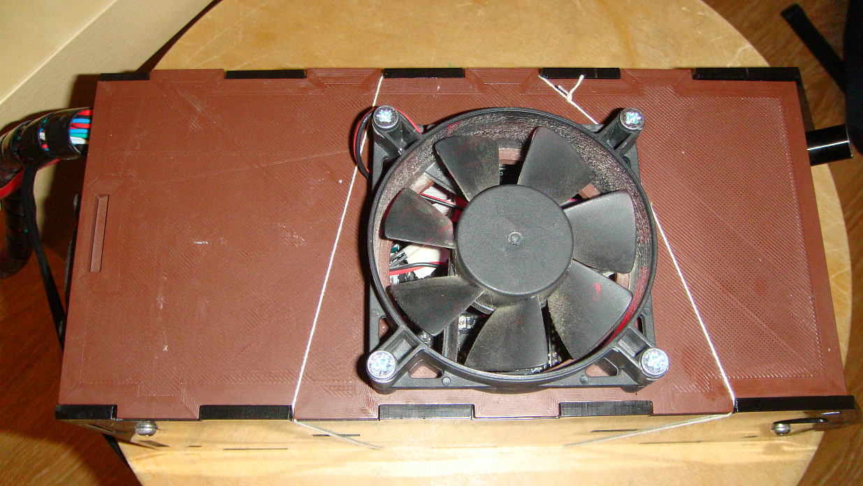 Продам 3D принтер Micromake C1 переделан полностью на рельсы (5хMGN12H) Продам 3D принтер Micromake C1 переделан полностью на рельсы (5хMGN12H)