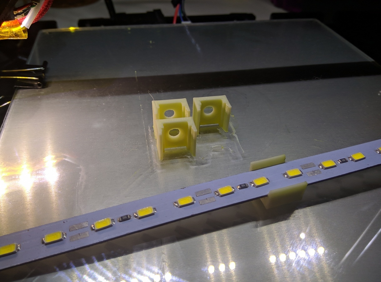 LED şerit sabitleme (Plastik Aparattır!!!)