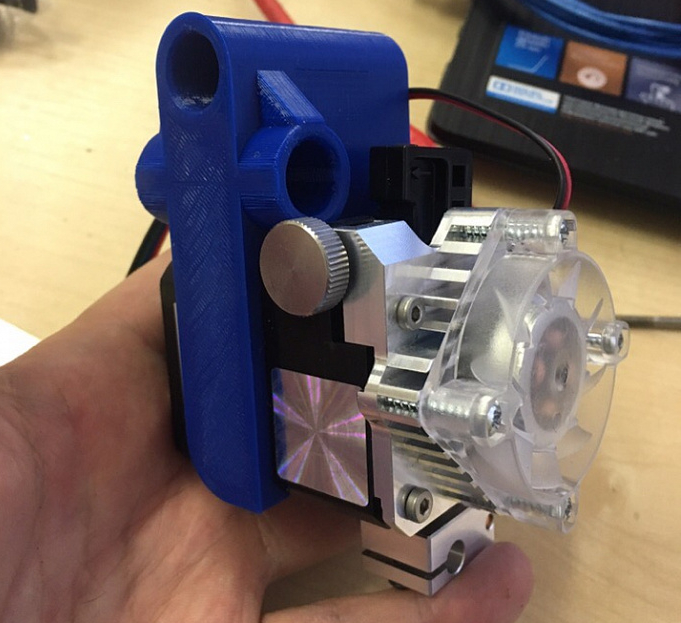 Продам почти собранный 3D принтера по чертежам Пластмаска 