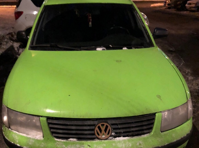 Izgaradaki VW Passat B5 ön arması (Plastik Aparattır!!!)