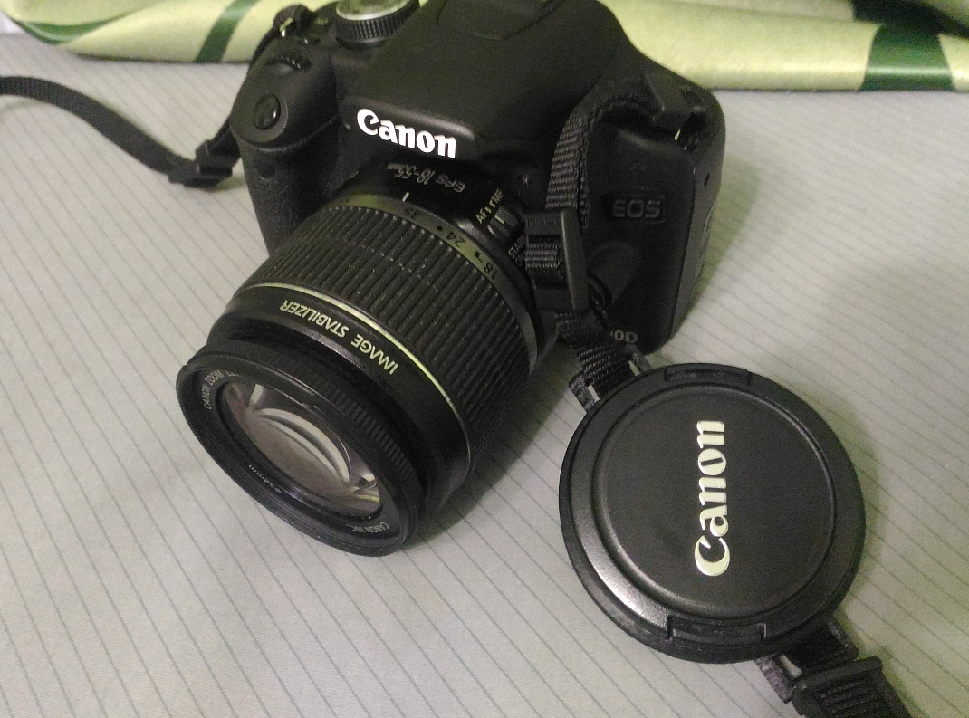 Canon E-58mm Lens Kapağı Tutucu (Plastik Aparattır!!!)