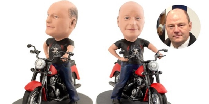 Нужно сделать тематическую фигурку - шарж по фотографии