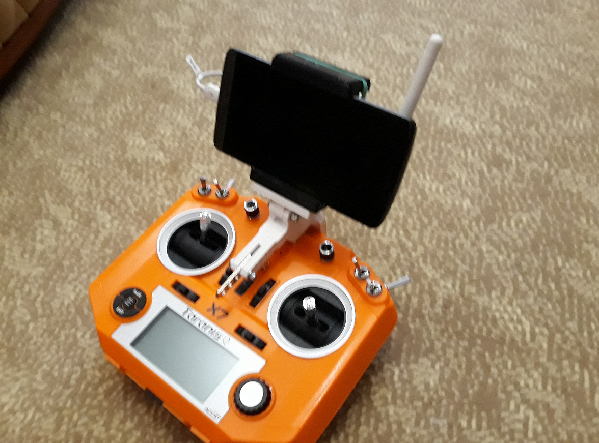 Taranis X7 vericideki telefon veya tablet tutucusu (Plastik Aparattır!!!)