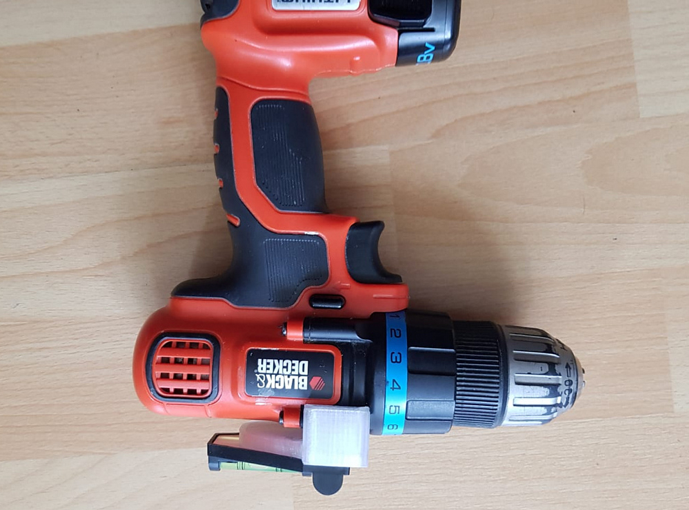 Black&Decker tornavida için seviye tutucu (Plastik Aparattır!!!)