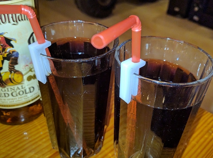 Kokteyl pipeti tutucusu (Plastik Aparattır!!!)