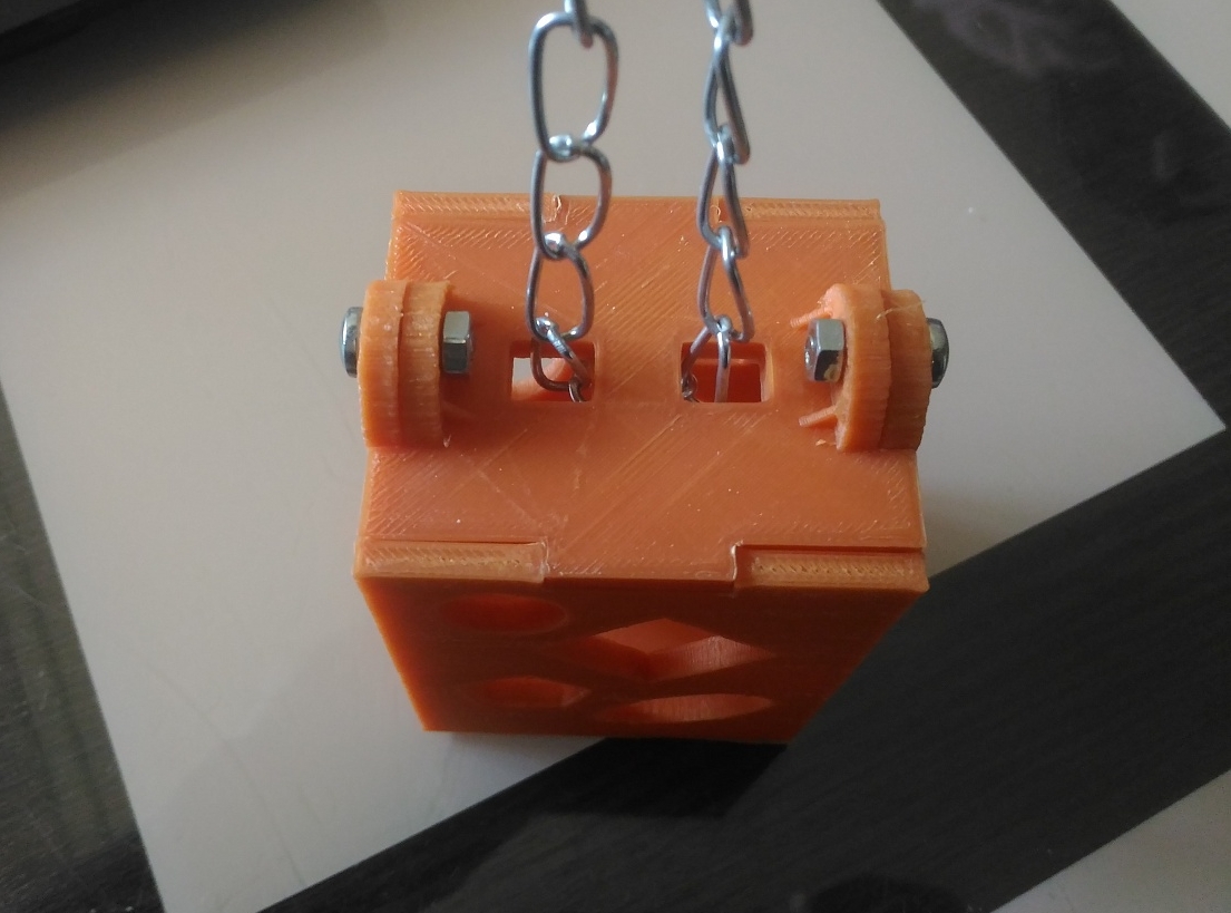 Kuş besleyici oyuncak (Plastik Aparattır!!!)